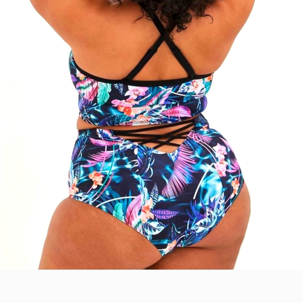 Torrid sz 1 Tropical Floral bikini bottoms EUC
